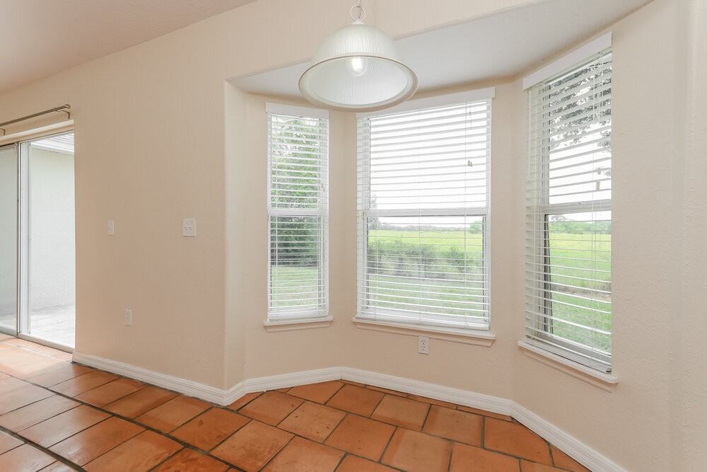 1001 Gary Dr - Photo 7 of 16