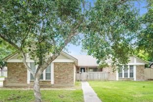 332 Coventry Ln - Photo 1 of 1