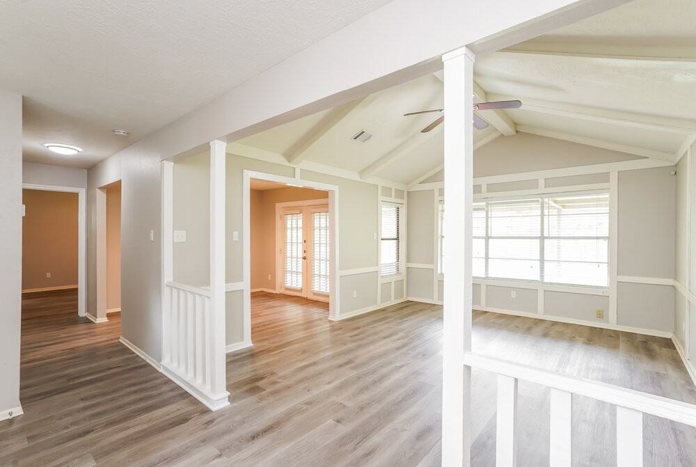 332 Coventry Ln - Photo 4 of 16