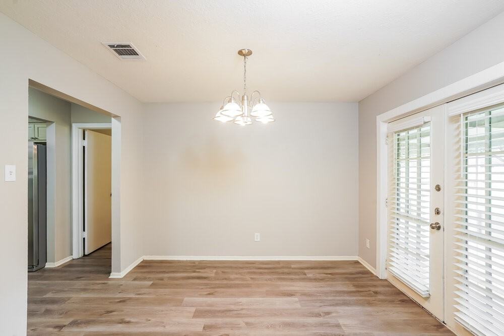 332 Coventry Ln - Photo 6 of 16