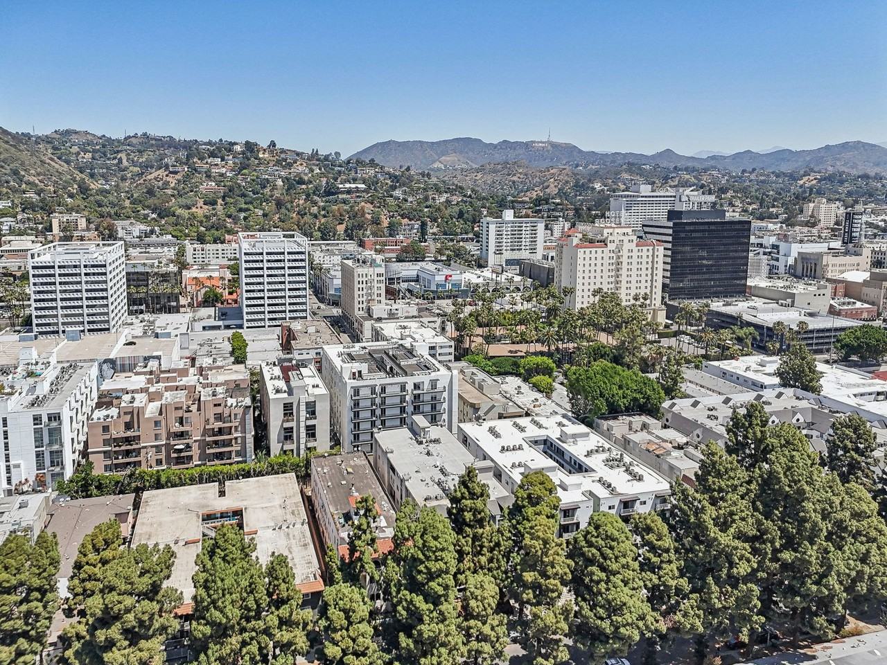 7057 Lanewood Ave - Photo 2 of 25