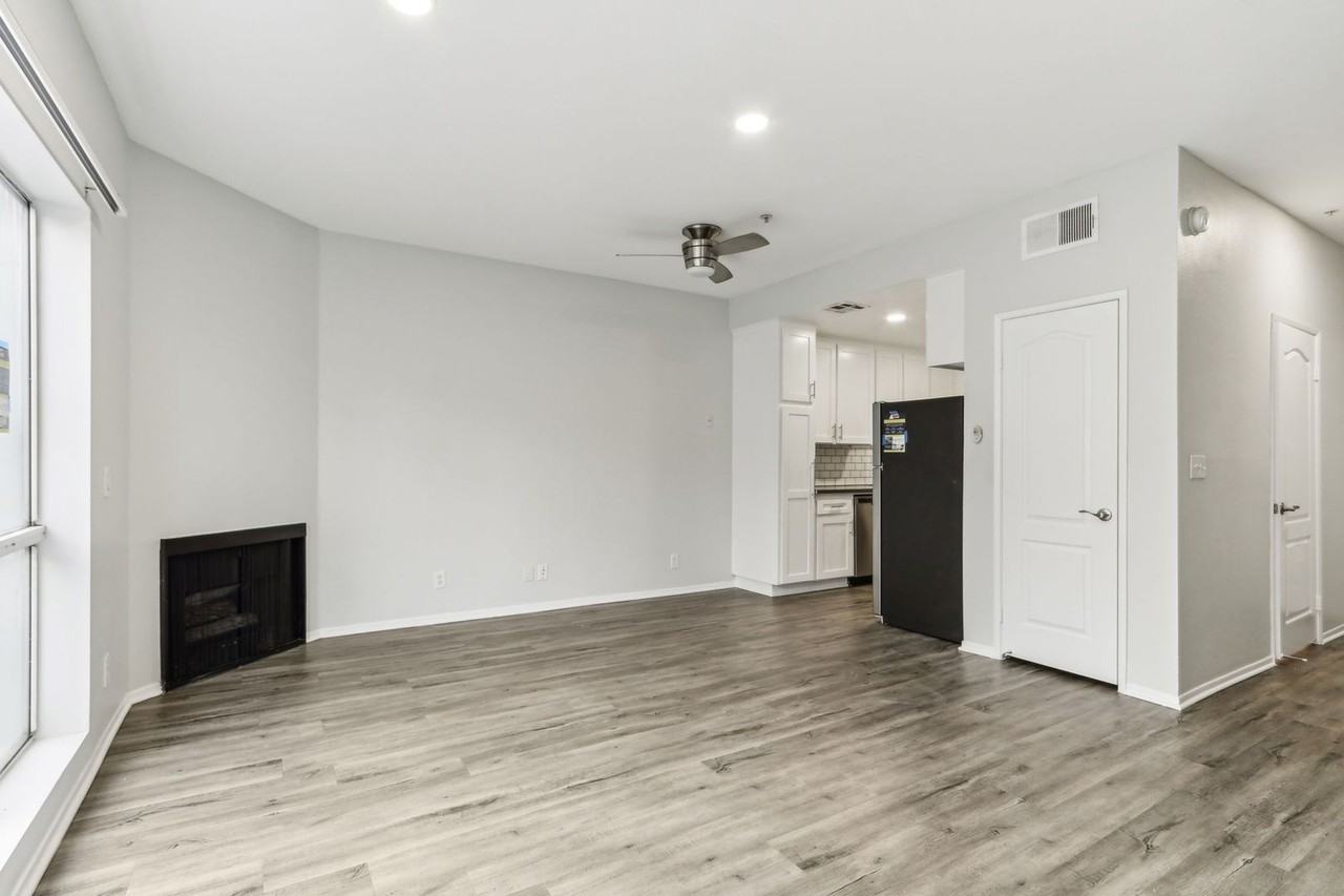 7057 Lanewood Ave - Photo 6 of 22