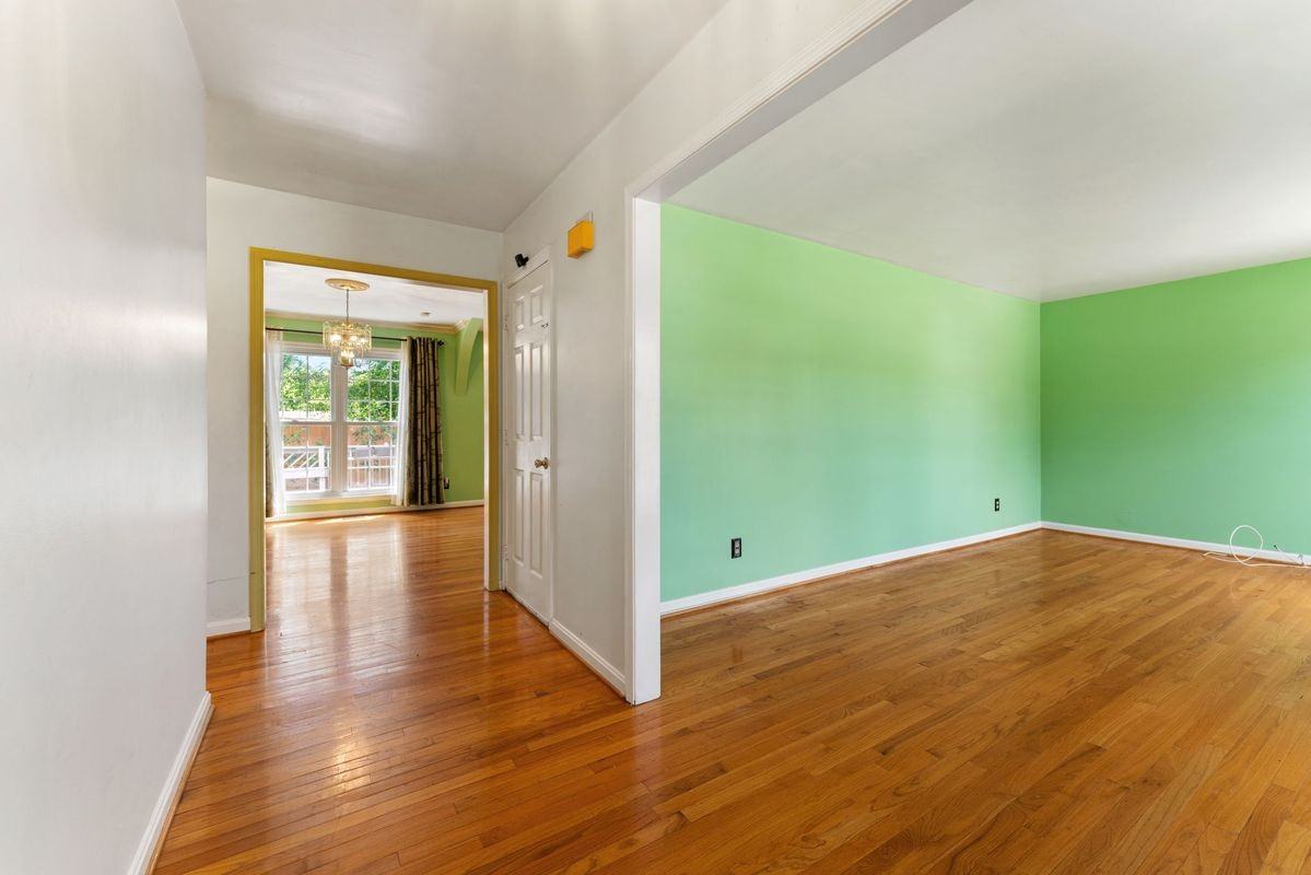 1101 Canyon Rd - Photo 3 of 28