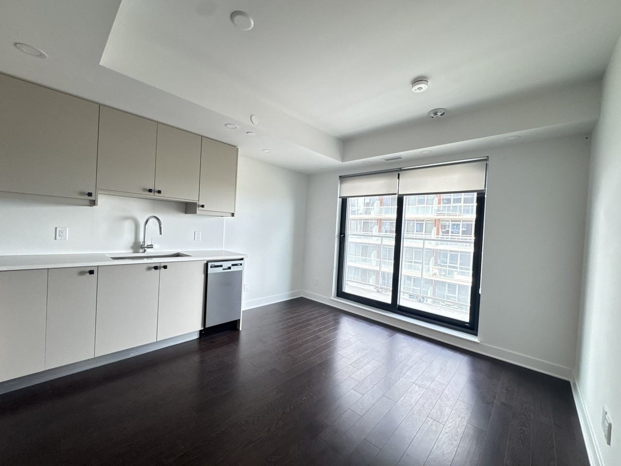 180 George St #1704 - Photo 4 of 23