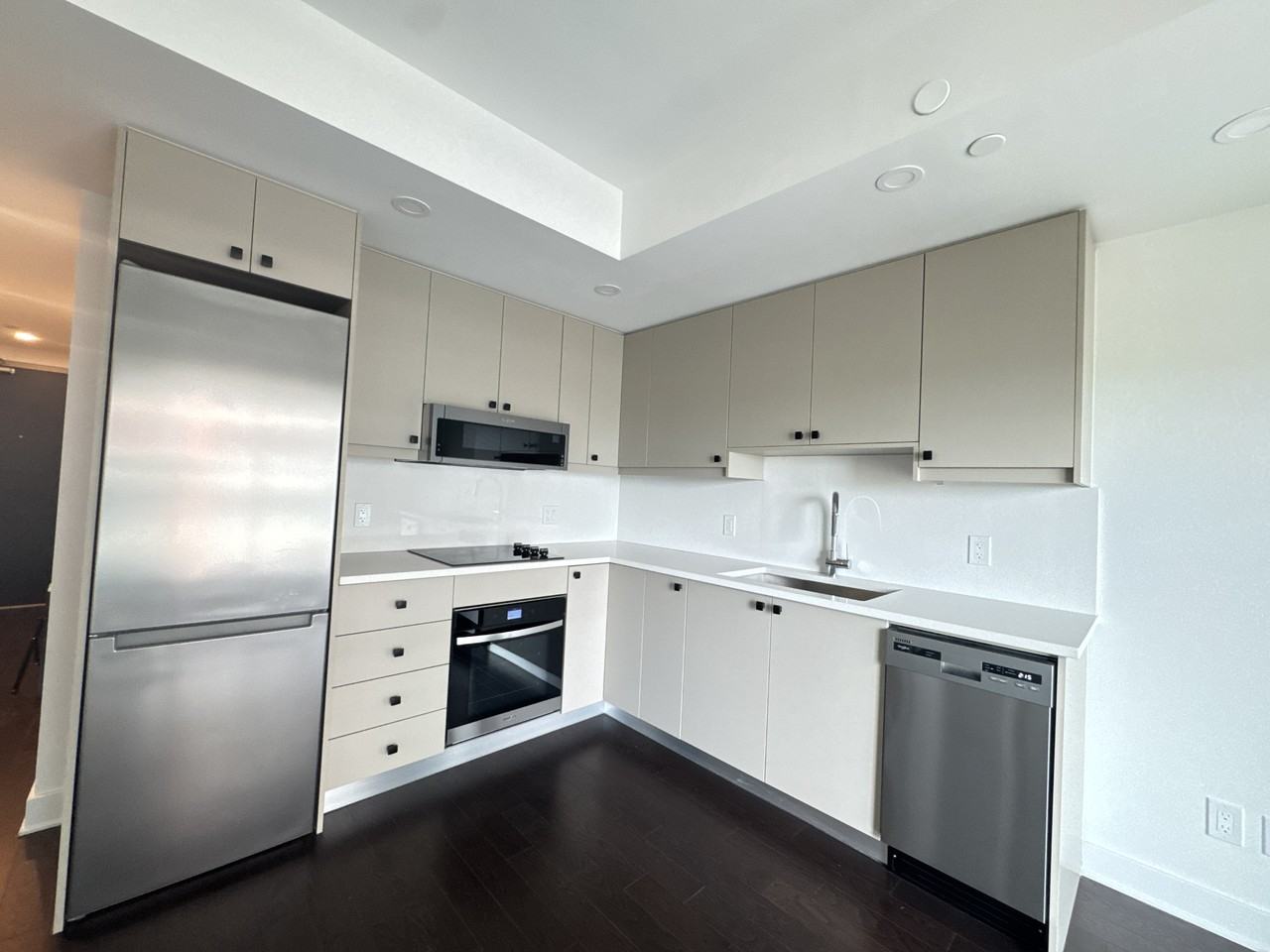 180 George St #1704 - Photo 6 of 23
