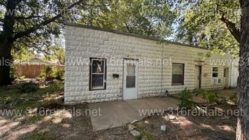 featured image of 407 N Clayton St #A
