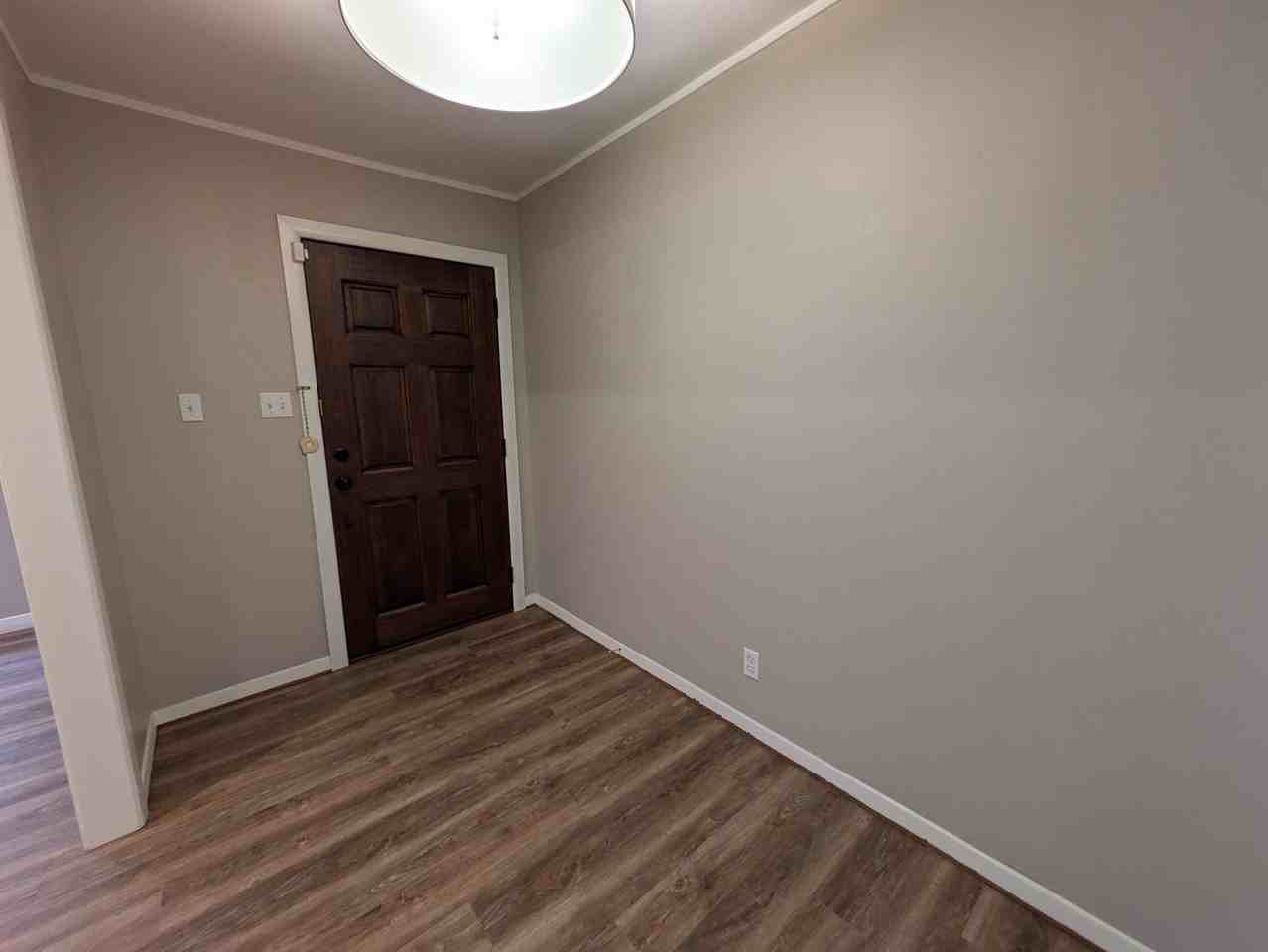 960 Terrace Dr - Photo 3 of 27