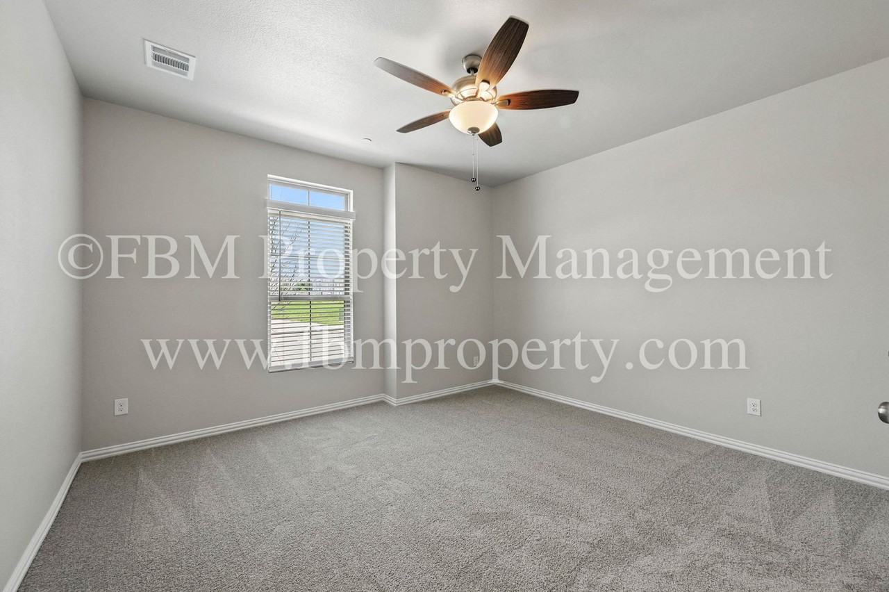 2093 Luna Dr - Photo 3 of 50