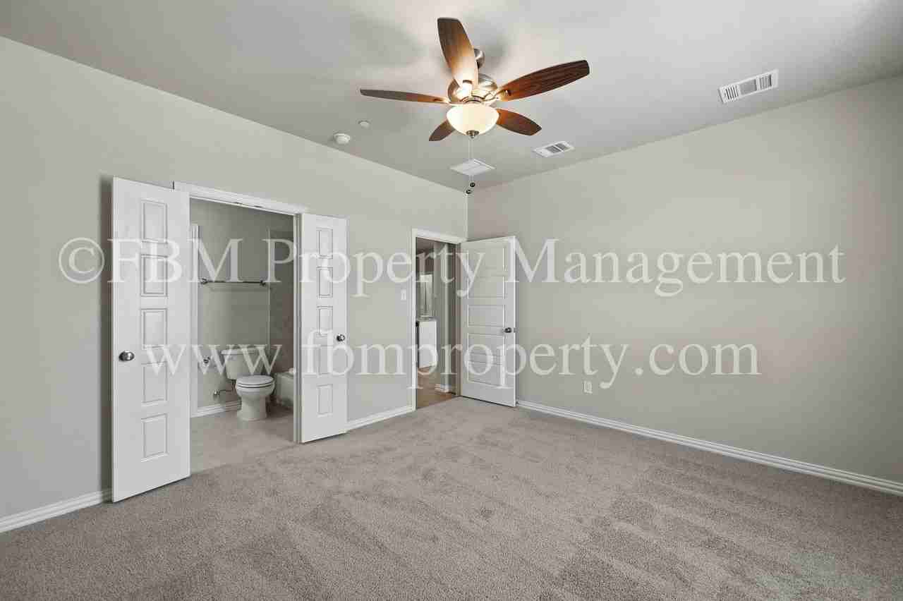2093 Luna Dr - Photo 4 of 50