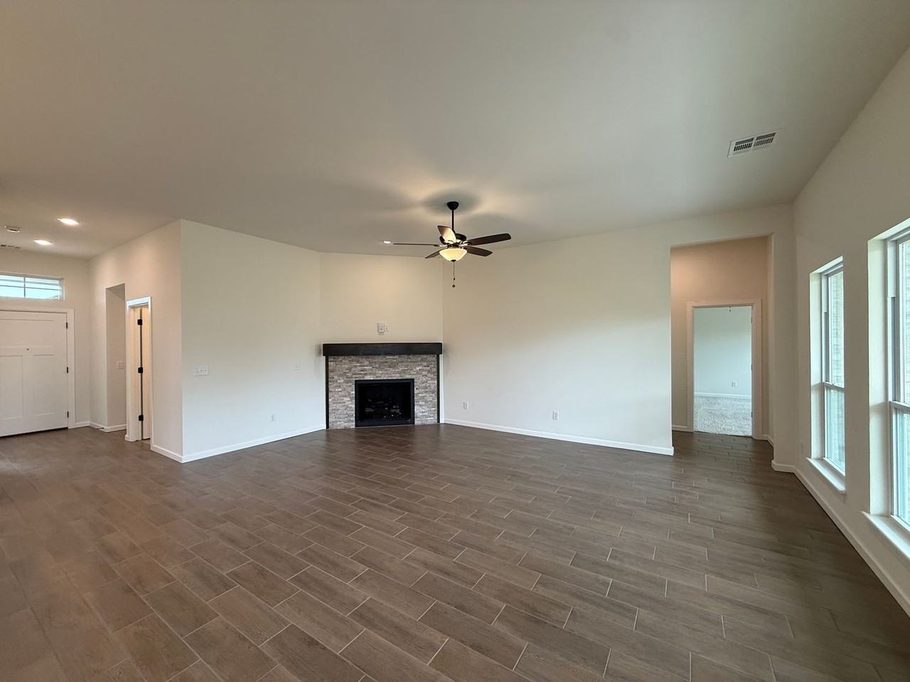 18116 Austin Ct - Photo 4 of 30