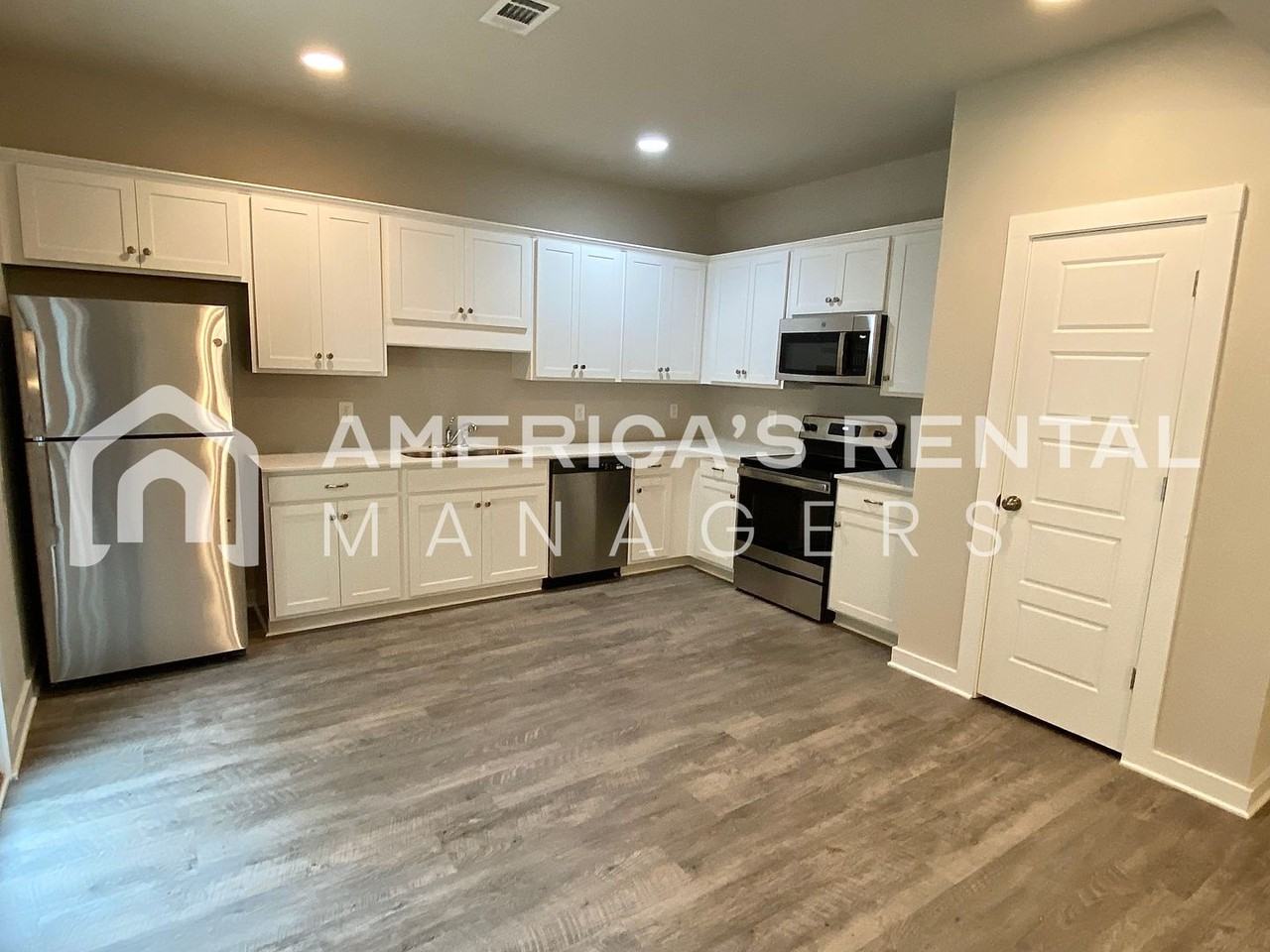 10905 Woodland Dr - Photo 5 of 17