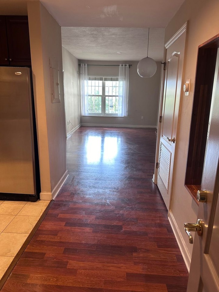 195 14th St Ne #307 - Photo 2 of 15
