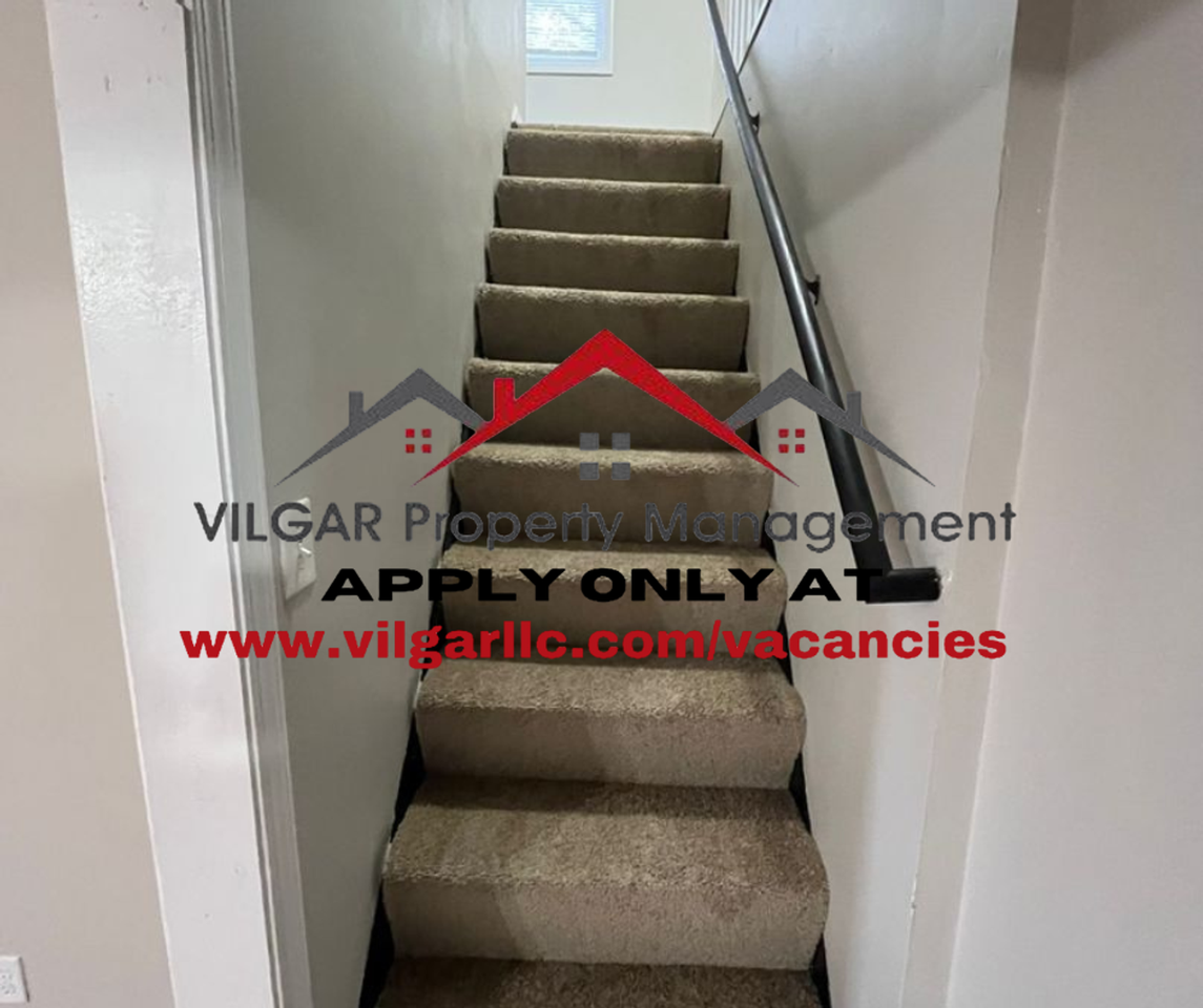 613 Longwood Dr - Photo 3 of 28