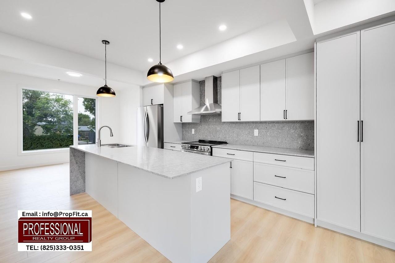 15815 98 Ave Nw Main Fl - Photo 3 of 11