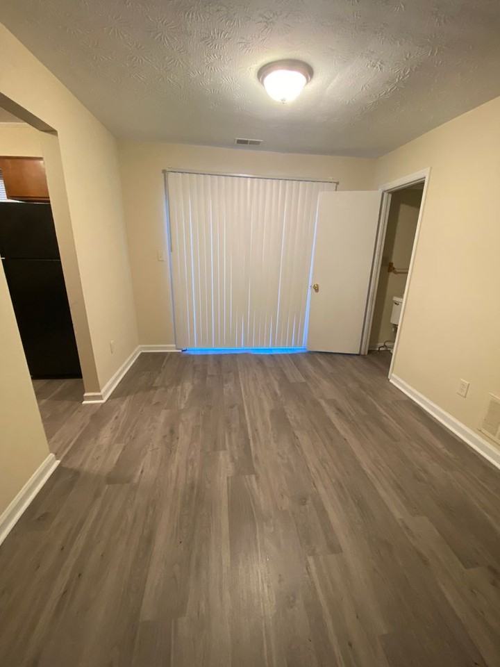 2077 Lenoa Ln - Photo 5 of 15