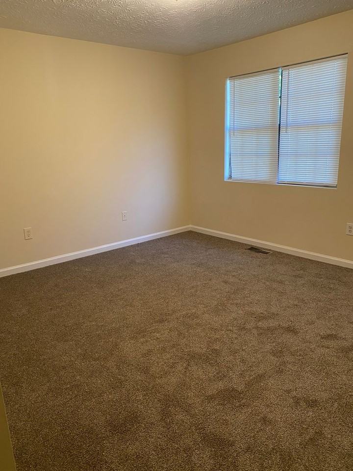 2077 Lenoa Ln - Photo 7 of 15