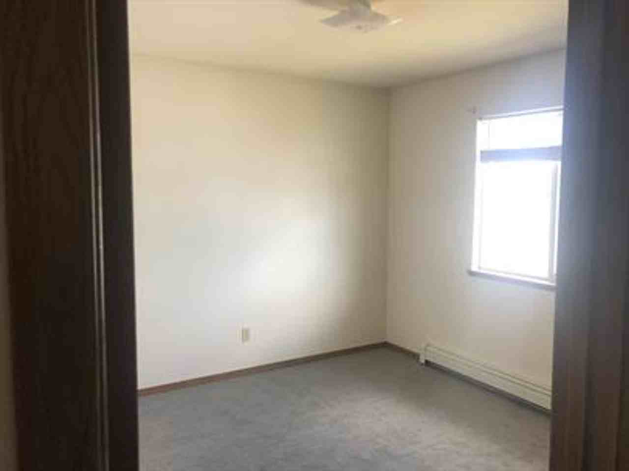 94 North Grogan Street - Photo 2 of 9