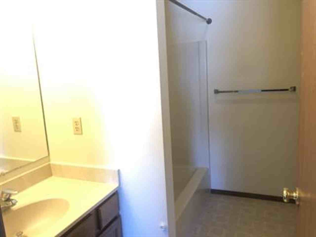 94 North Grogan Street - Photo 5 of 9