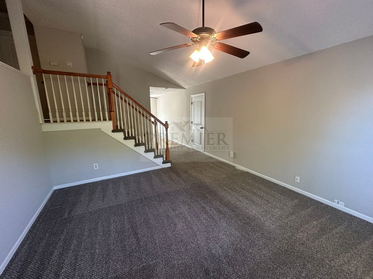 8428 Lane Pl - Photo 3 of 18