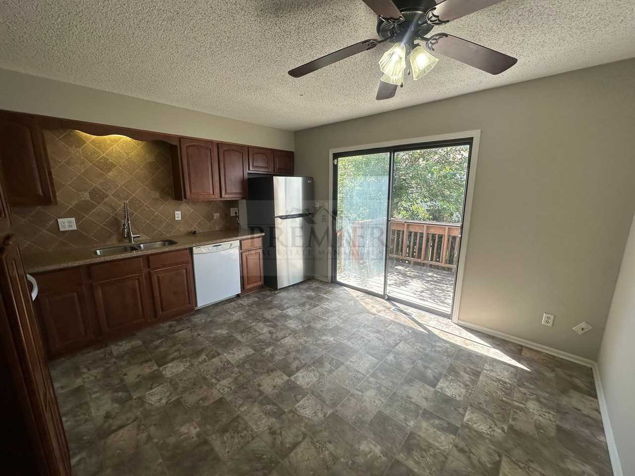 8428 Lane Pl - Photo 5 of 18