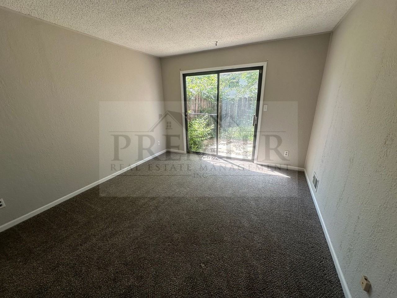 8428 Lane Pl - Photo 6 of 18