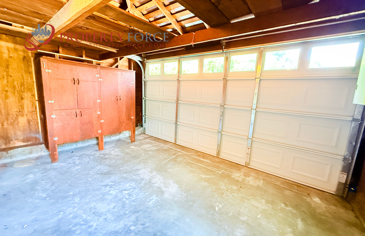 1623 Howard Ave - Photo 6 of 42