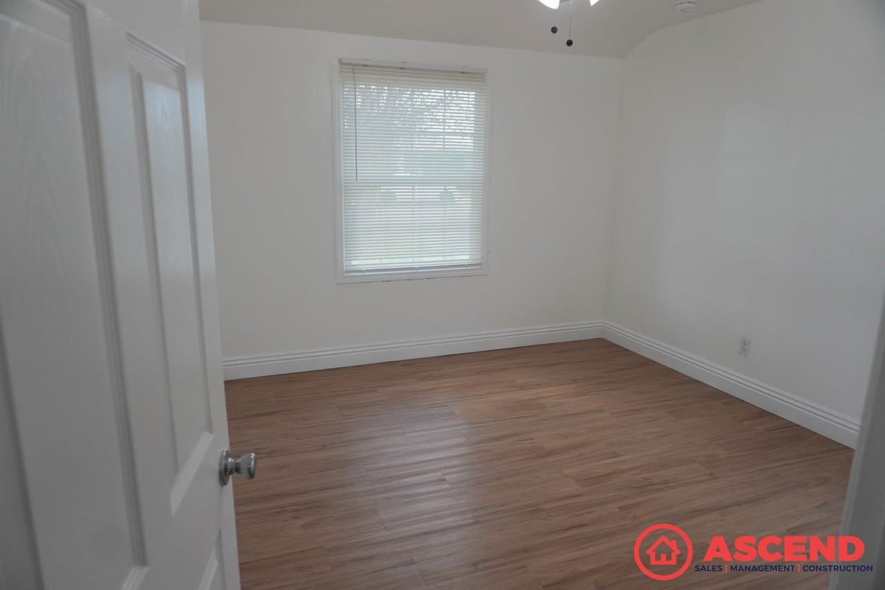 3108 Oak Pl - Photo 7 of 9