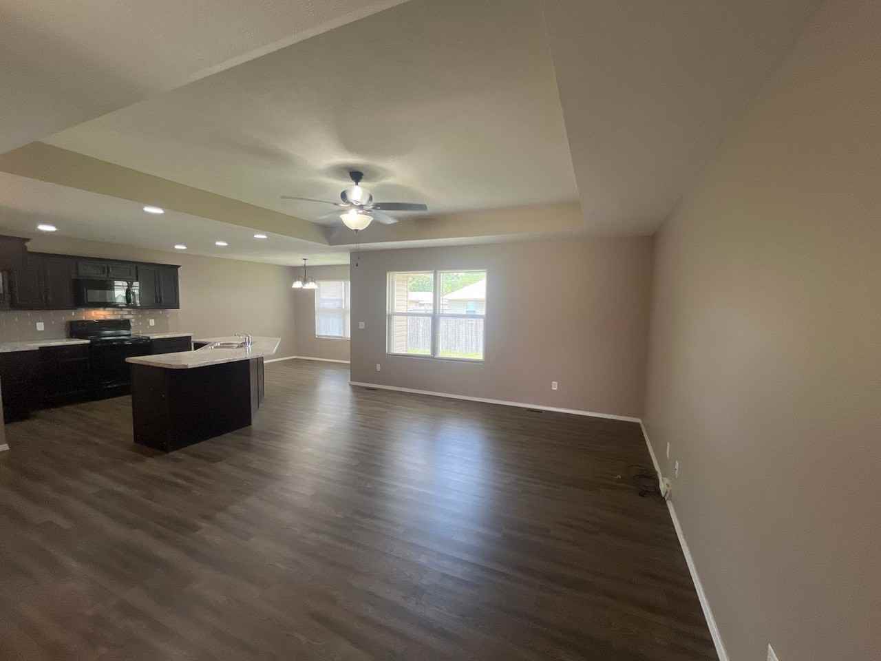 401 W Grace St - Photo 3 of 19