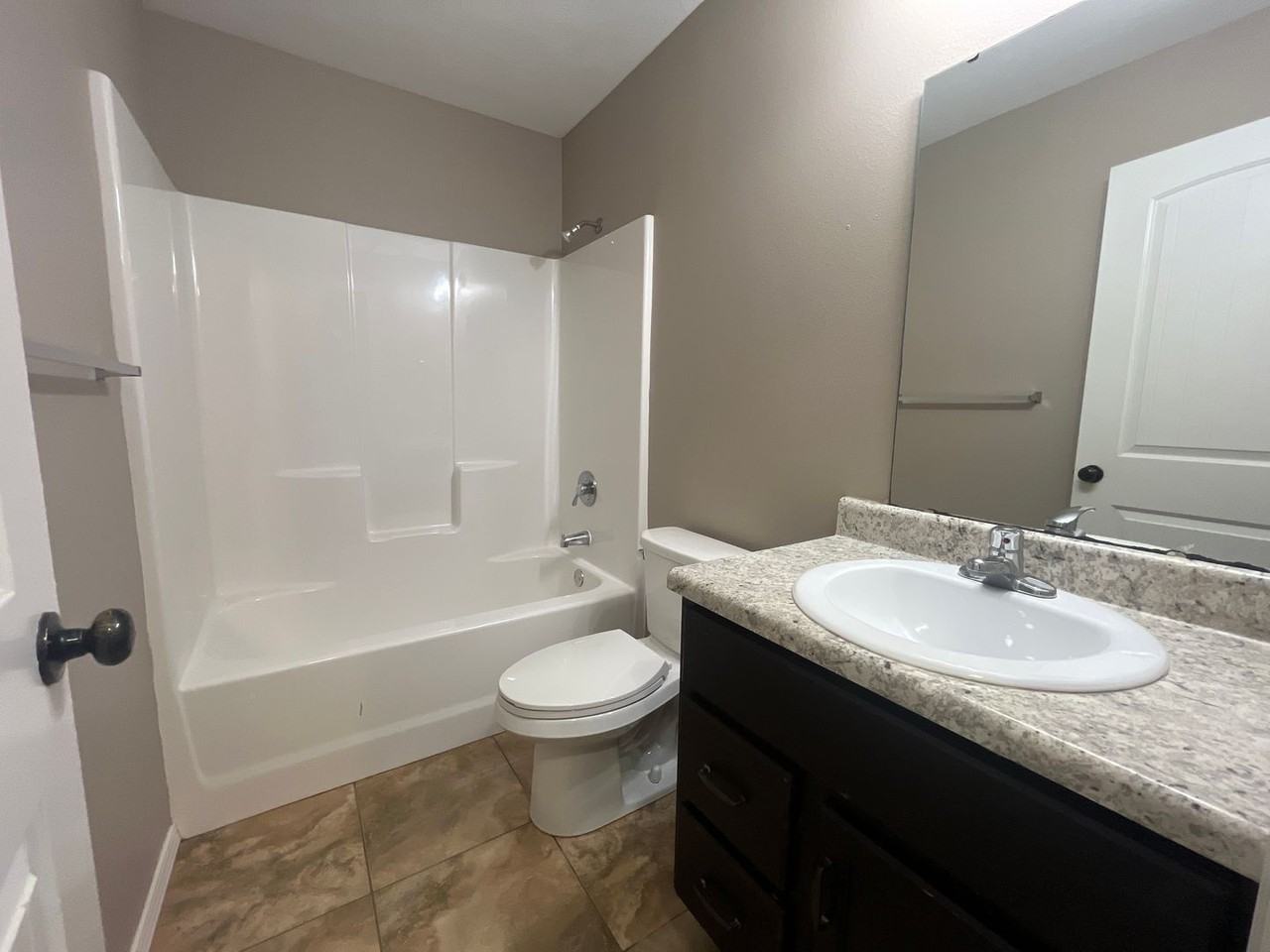 401 W Grace St - Photo 6 of 19