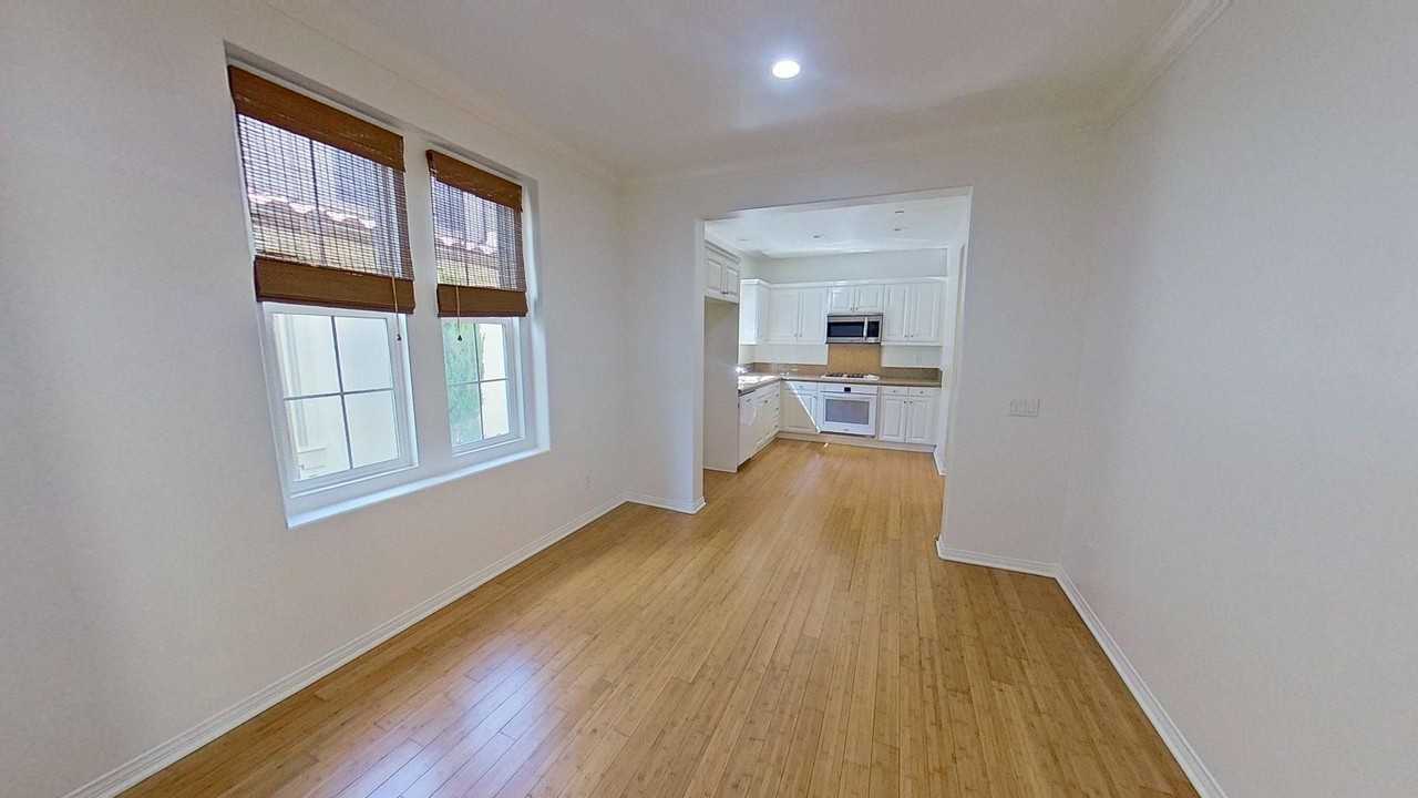 137 Canyoncrest - Photo 2 of 18