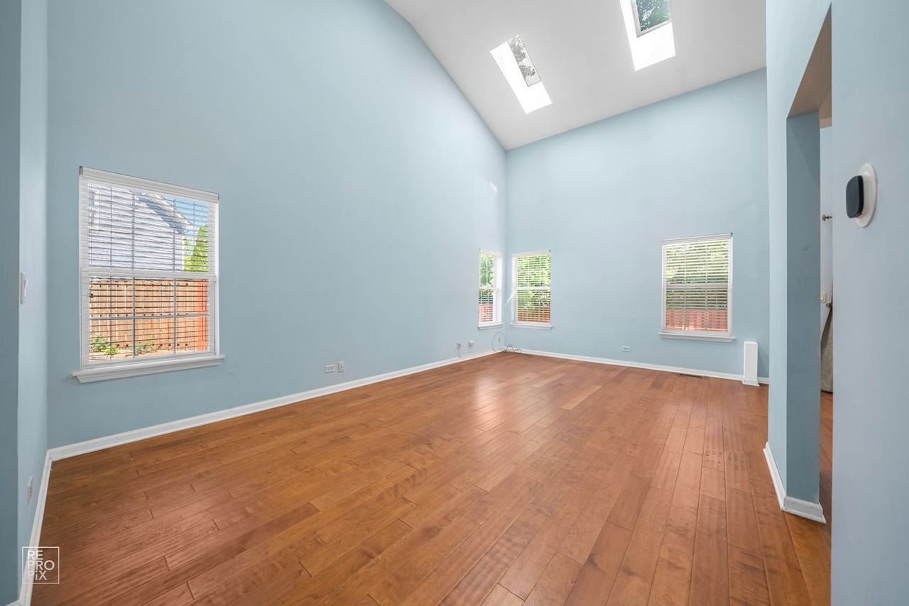 1724 Leeds Ct - Photo 2 of 11