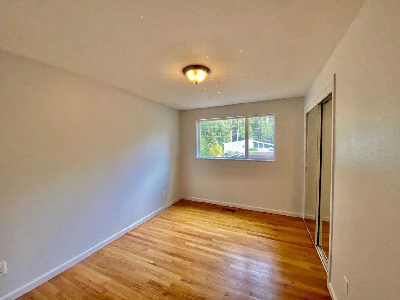 1815 152nd Ave Se - Photo 6 of 12