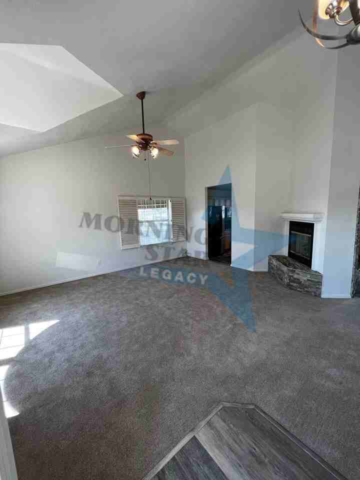 703 City View Dr - Photo 4 of 35
