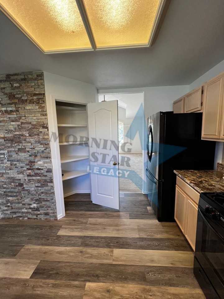 703 City View Dr - Photo 7 of 35