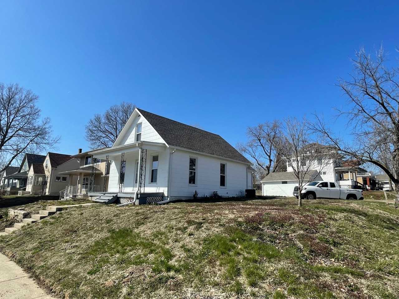 3306 Charles St - Photo 2 of 16