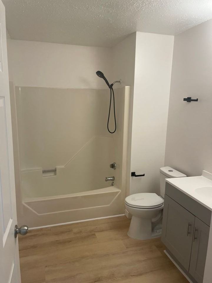 1101 W Main St - Photo 7 of 11