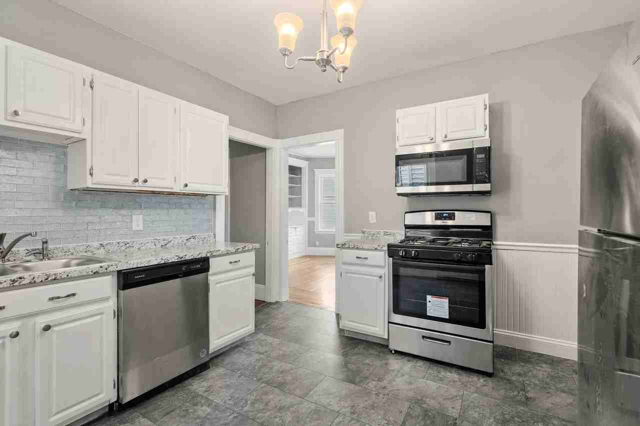 36 Bellevue St - Photo 2 of 21