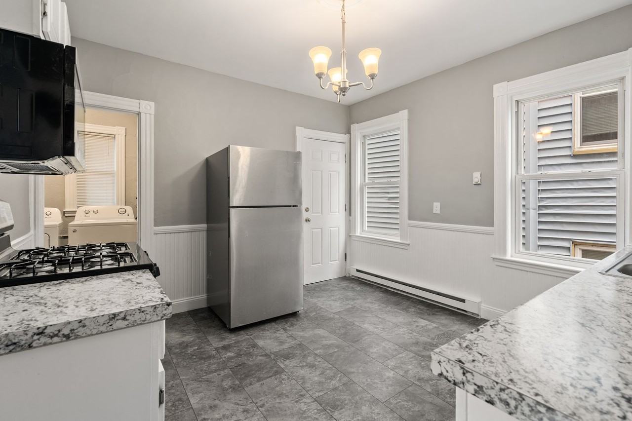 36 Bellevue St - Photo 3 of 21