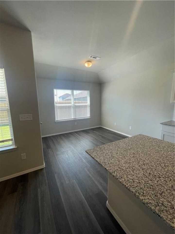 1751 King Rd - Photo 3 of 10