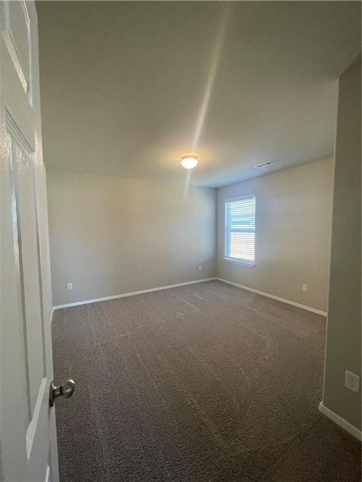 1751 King Rd - Photo 7 of 11
