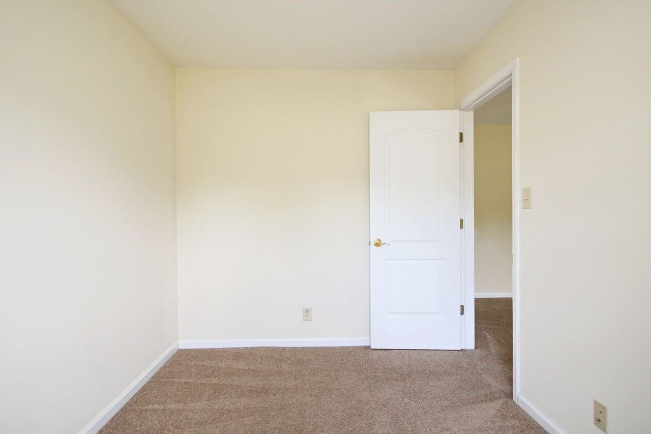 1504 Villa Ter #C - Photo 4 of 13