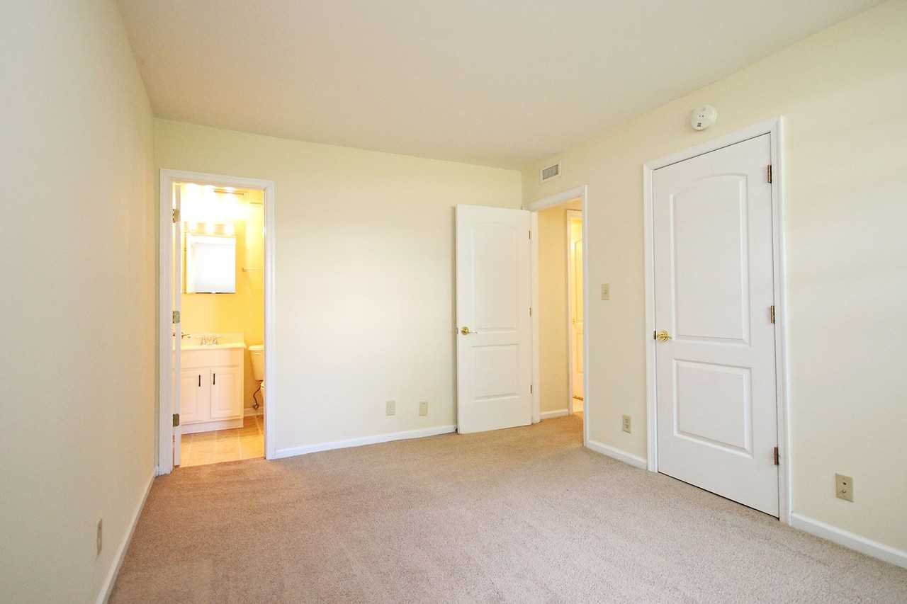 1504 Villa Ter #C - Photo 6 of 13