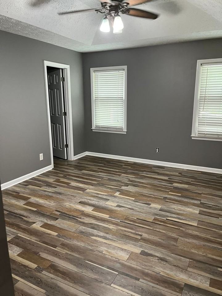 7113 Chaucer Ln - Photo 2 of 13