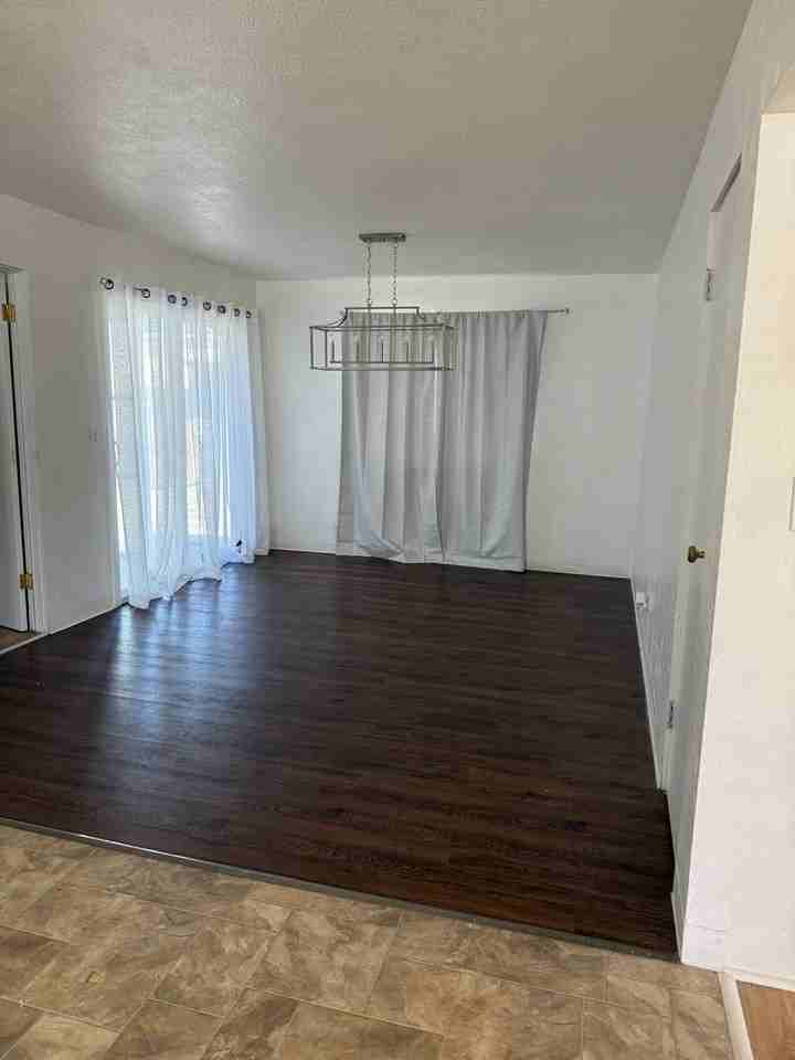 960 Maryland Ave - Photo 5 of 16