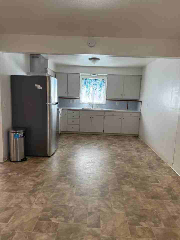 960 Maryland Ave - Photo 6 of 16