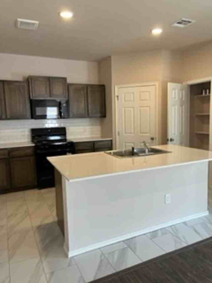 2921 Nw 195th St - Photo 3 of 9