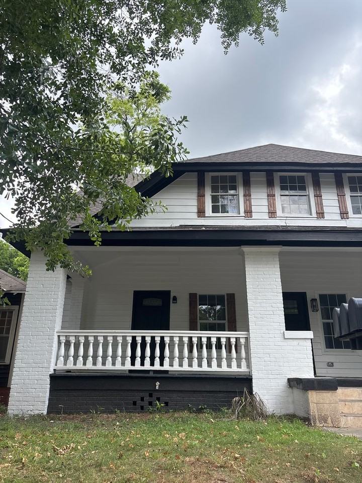 1215 S Hull St - Photo 3 of 35