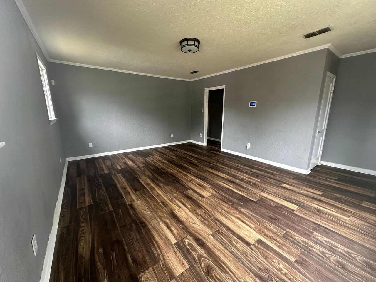 2756 Lillian St - Photo 5 of 14