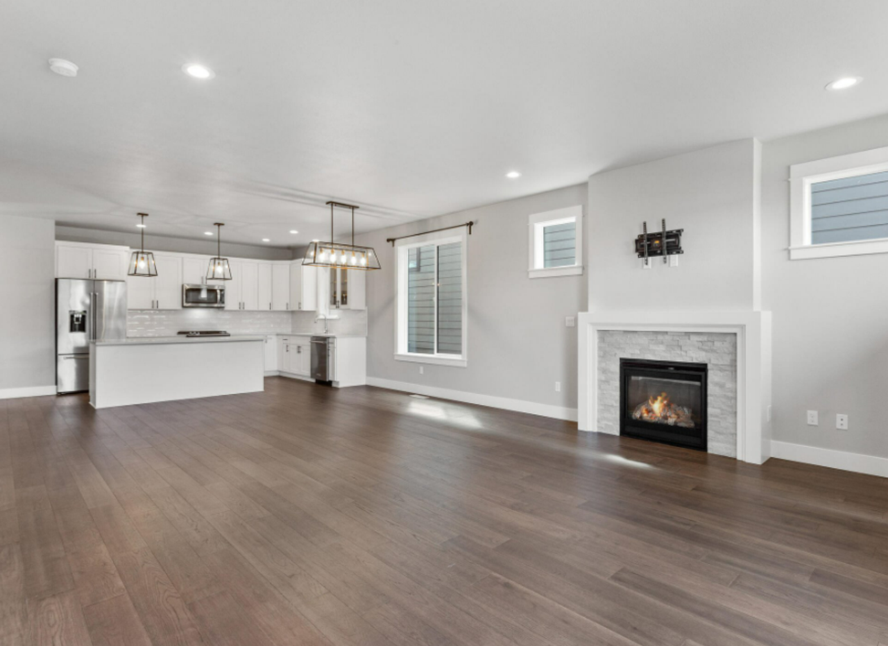 1082 Sw Dottie Ct - Photo 3 of 46