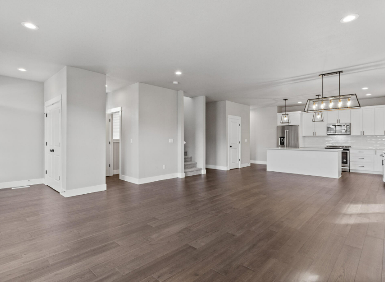 1082 Sw Dottie Ct - Photo 4 of 46
